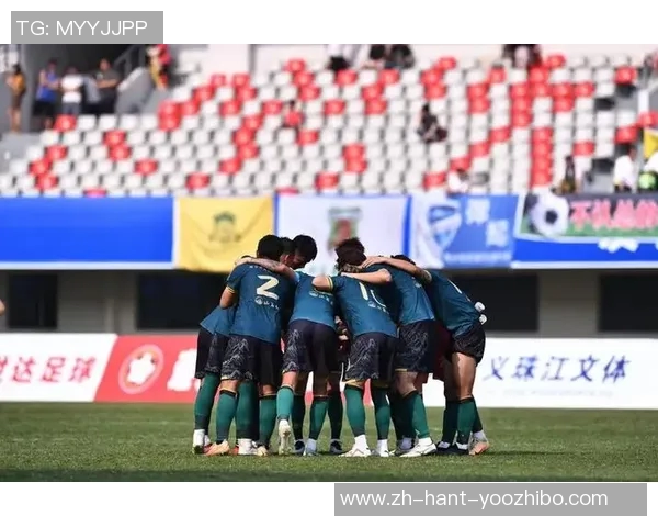 三人足球比赛的激情碰撞与团队合作的完美展现 三人足球比赛的激情碰撞与团队合作的完美展现